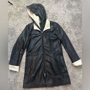 Vera Pelle Women’s Black and Cream Long Leather Zip Up Jacket NWOT Size 50